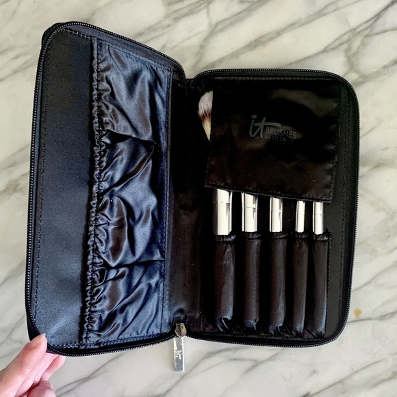 *SOLD* Your Beautiful Basics Airbrush 101 Brush Set - Picture 4 of 9